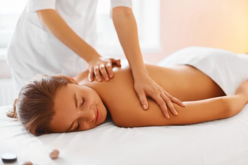 terapia Bowena - pacjentka w trakcie zabiegu