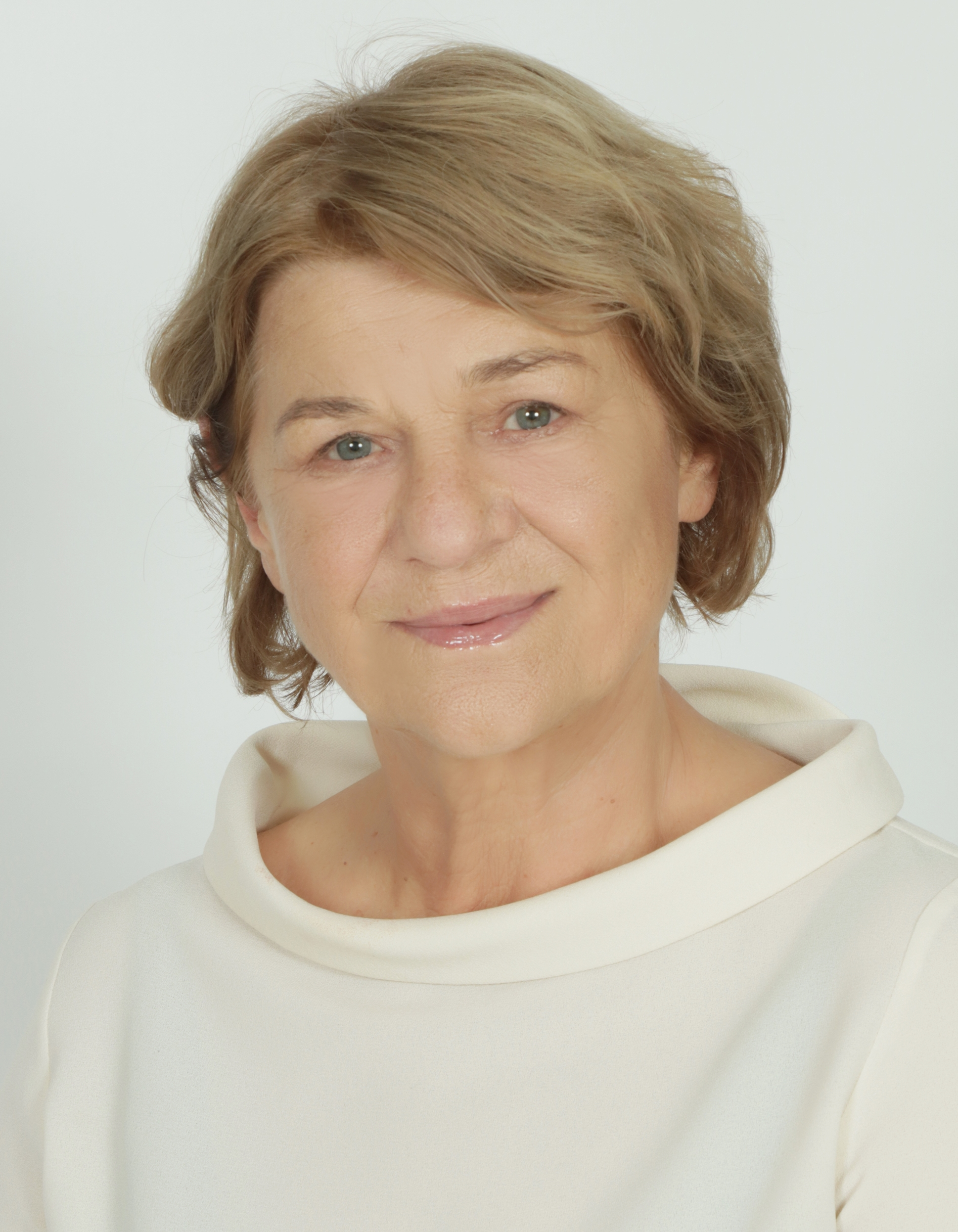 Teresa Baginska-Krasińska, dyplomowana specjalistka terapii Bowena i terapii krzyżowo-czaszkowej