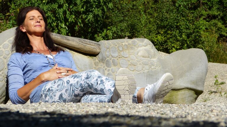 kobieta w wieku menopauzalnym, o dobrym samopoczcuiu